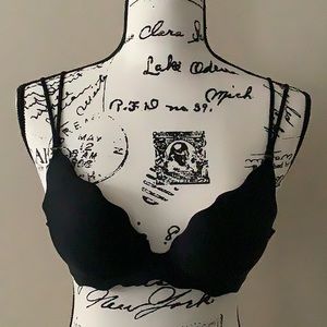 Victoria’s Secret Secret Embrace Push-up Bra NWOT